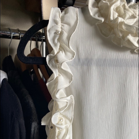 ZARA Frilly blouse 🥰 - Picture 7 of 11